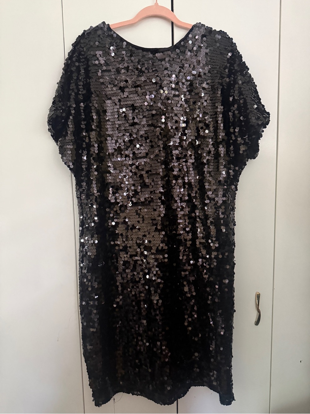 NWT Boohoo Black Sequin Shift Dress with V-back